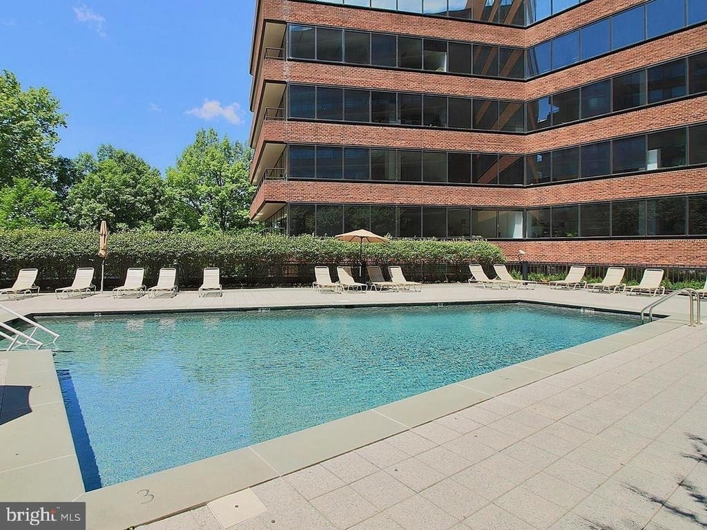 2555 Pennsylvania Avenue Nw - Photo 30