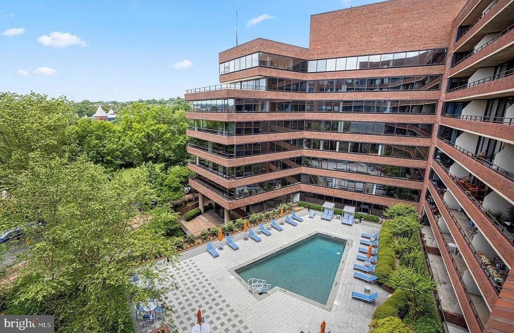 2555 Pennsylvania Avenue Nw - Photo 0