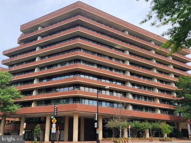 2555 Pennsylvania Avenue Nw - Photo 1