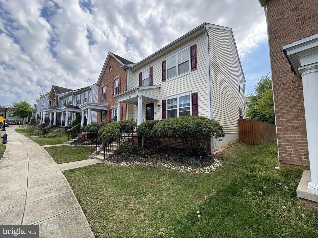 4005 Blakney Lane Se - Photo 2