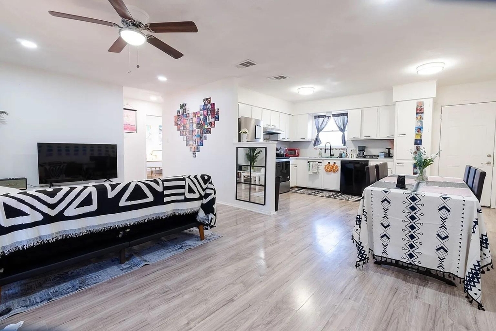 3006 Matador Dr - Photo 2