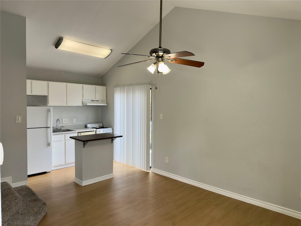 513 South Park Dr - Photo 7