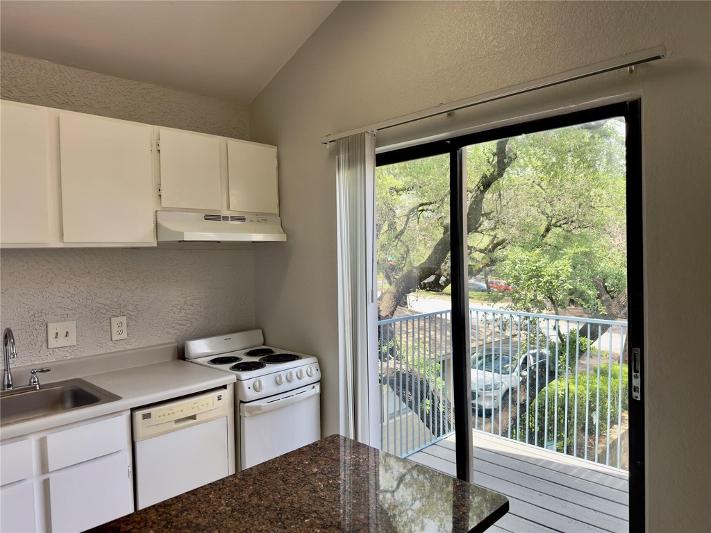 513 South Park Dr - Photo 6