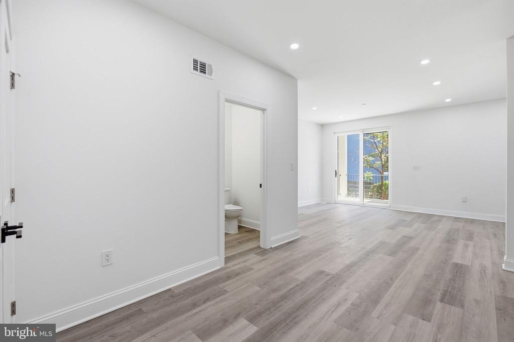 2404 North Capitol Street Nw - Photo 4