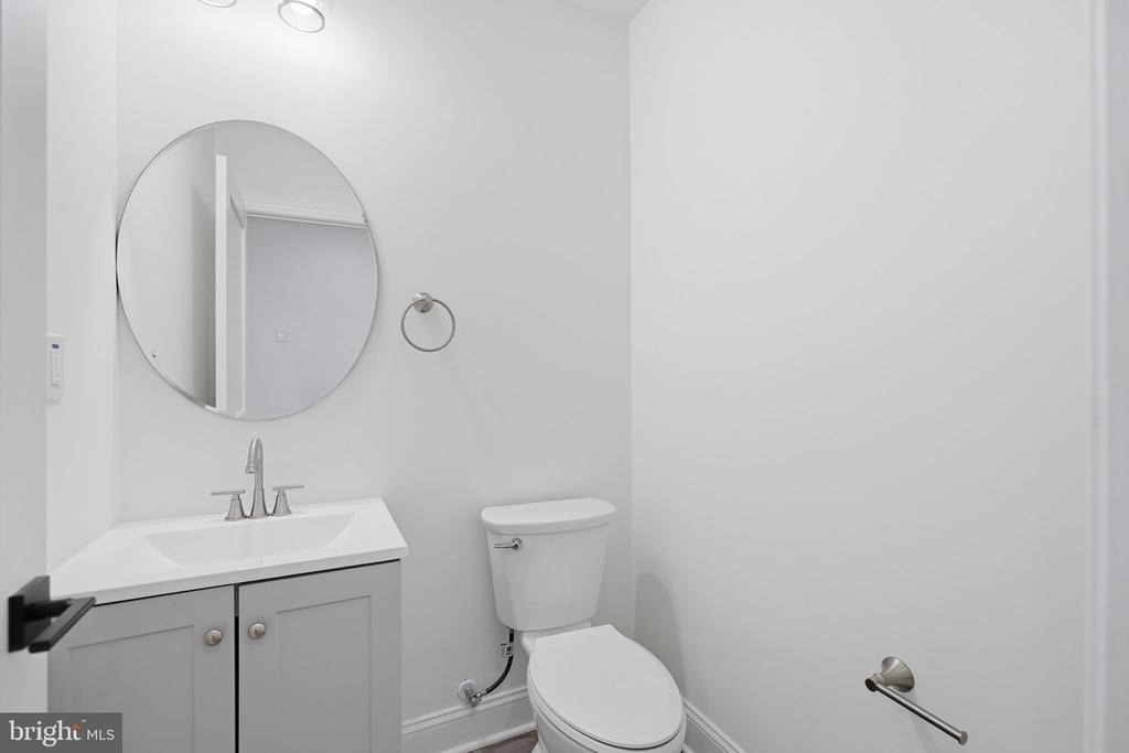 2404 North Capitol Street Nw - Photo 7