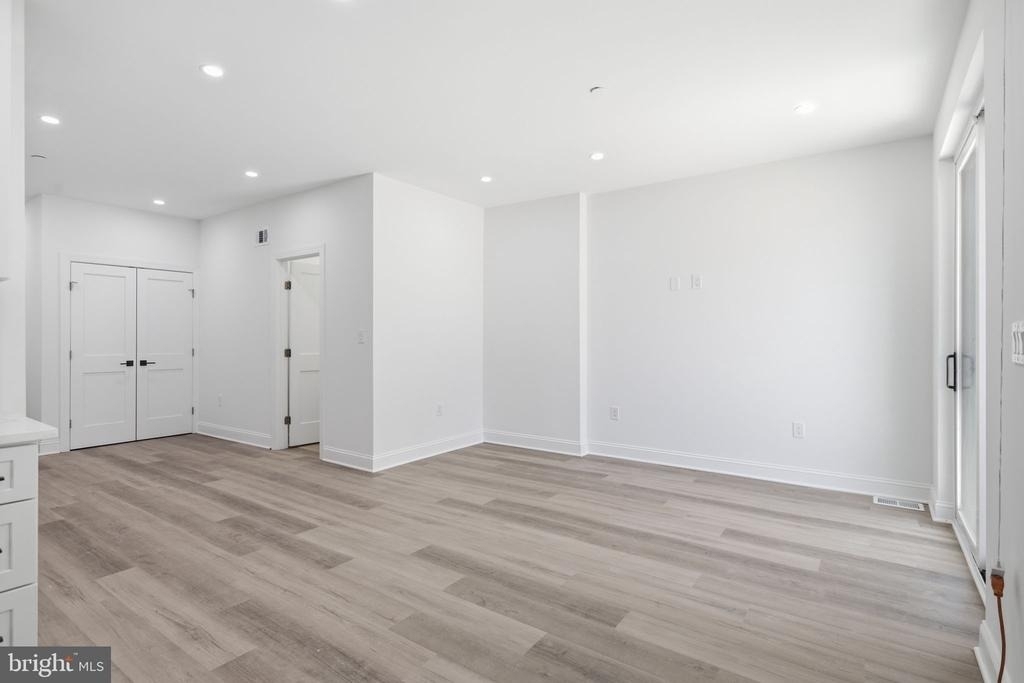 2404 North Capitol Street Nw - Photo 12
