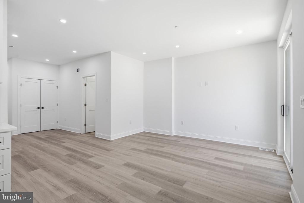 2404 North Capitol Street Nw - Photo 3