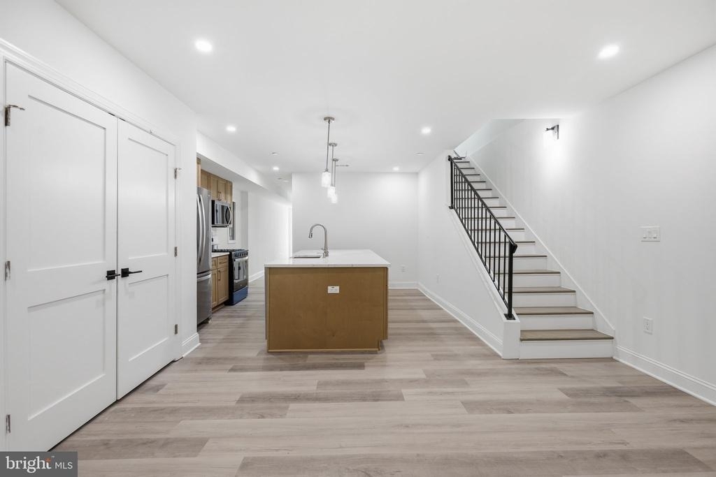2404 North Capitol Street Nw - Photo 2