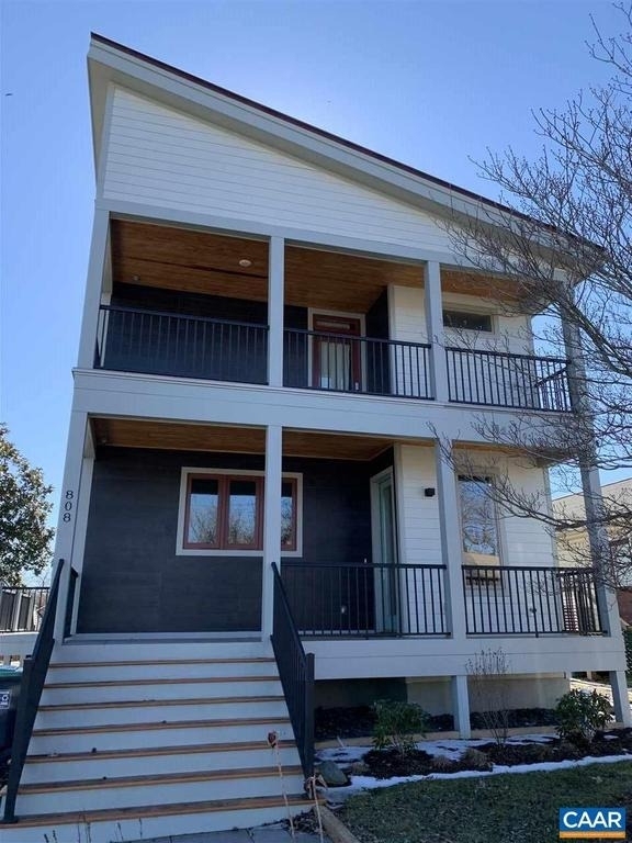 808 Elliott Ave - Photo 0