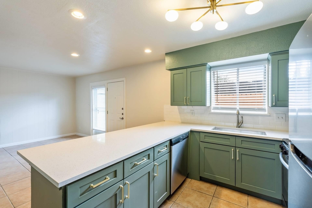 5802 Belmoor Dr - Photo 13
