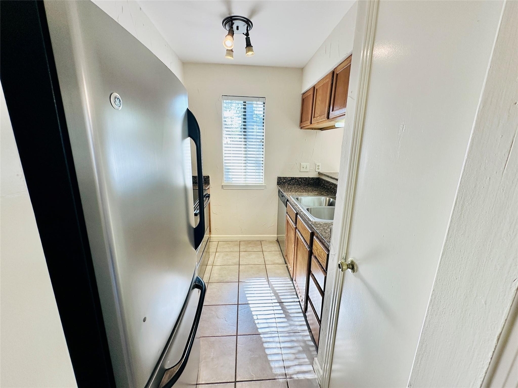6810 Deatonhill Dr - Photo 7