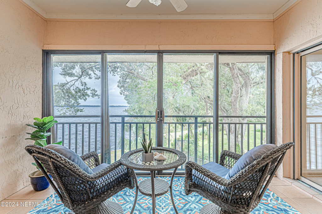 2099 Winterbourne Drive W - Photo 23