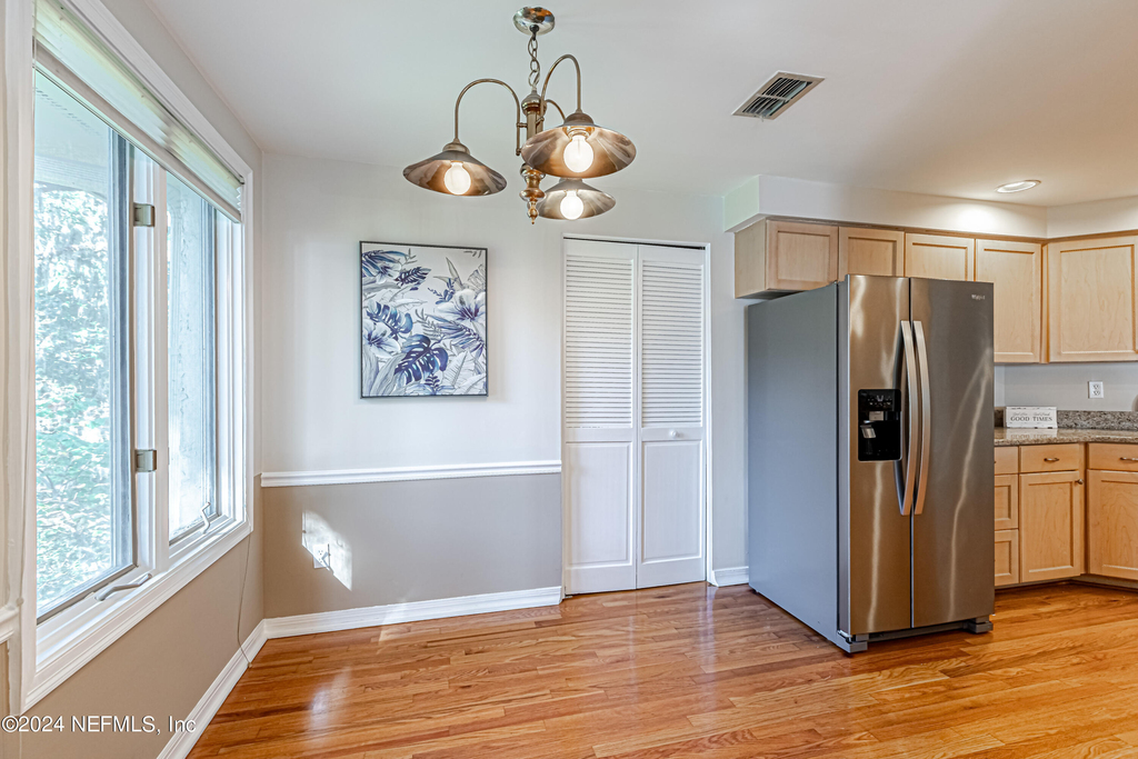 2099 Winterbourne Drive W - Photo 3