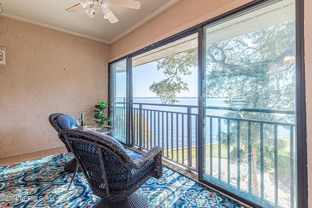 2099 Winterbourne Drive W - Photo 6