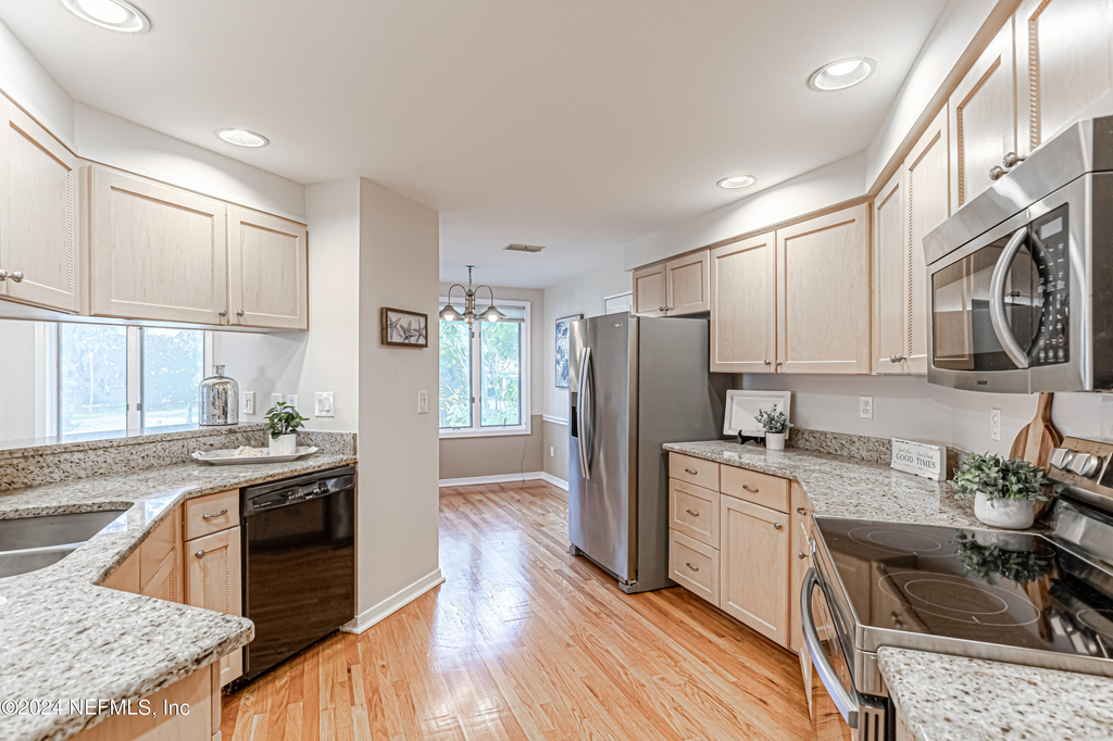 2099 Winterbourne Drive W - Photo 2