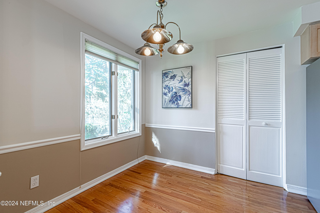 2099 Winterbourne Drive W - Photo 38