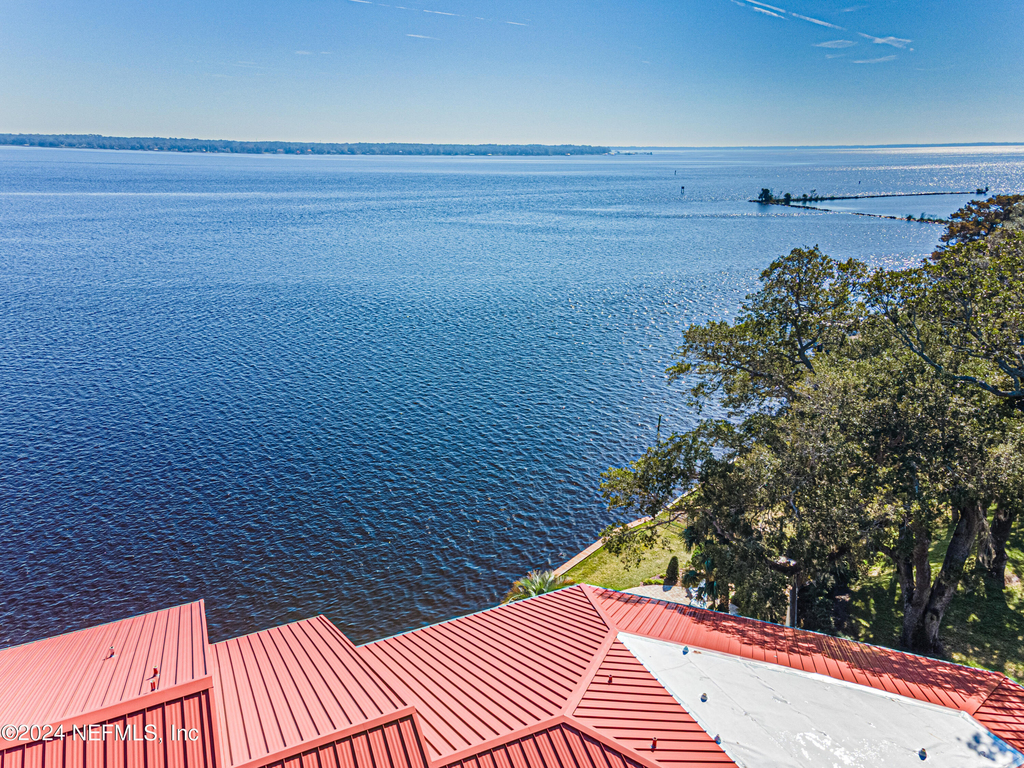 2099 Winterbourne Drive W - Photo 71