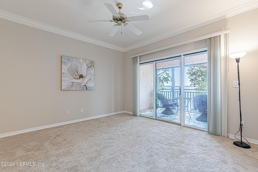 2099 Winterbourne Drive W - Photo 45