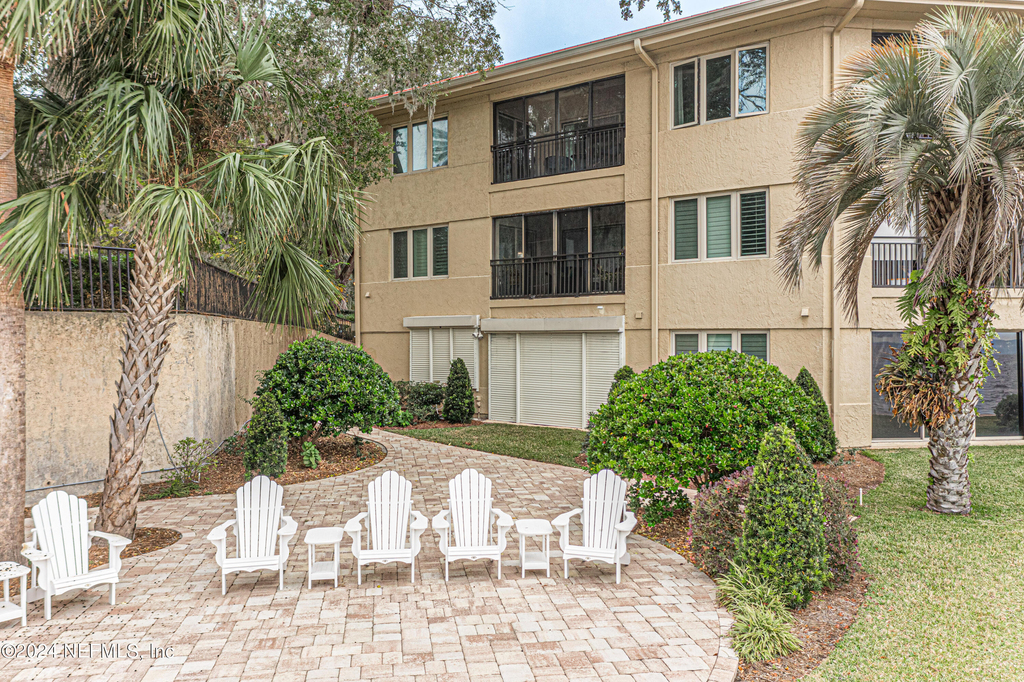 2099 Winterbourne Drive W - Photo 28