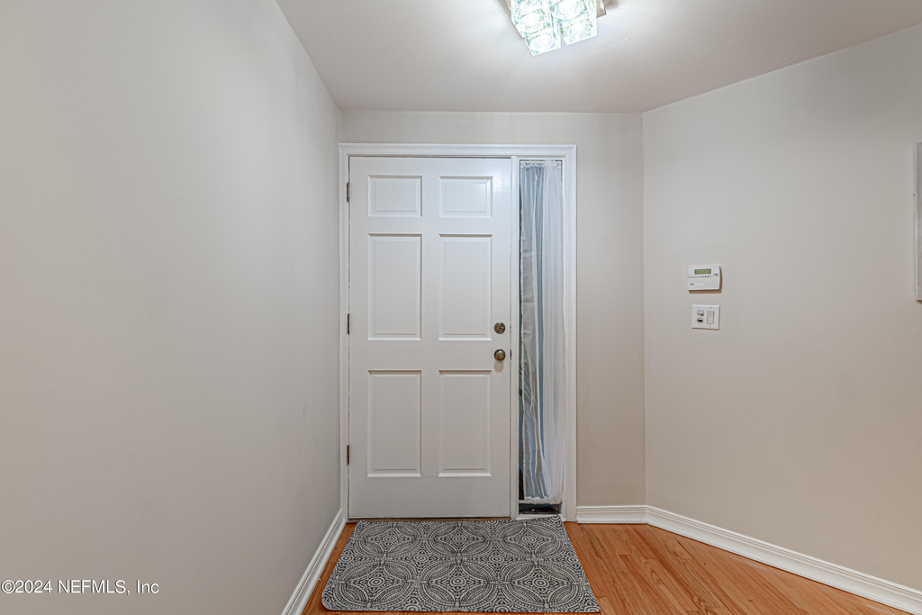 2099 Winterbourne Drive W - Photo 12