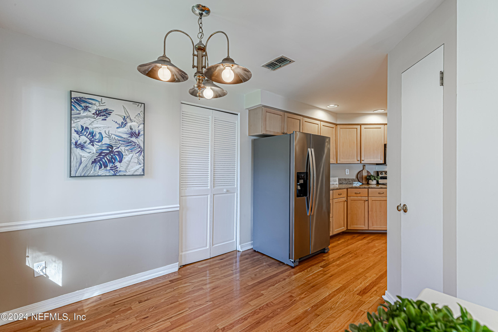 2099 Winterbourne Drive W - Photo 40