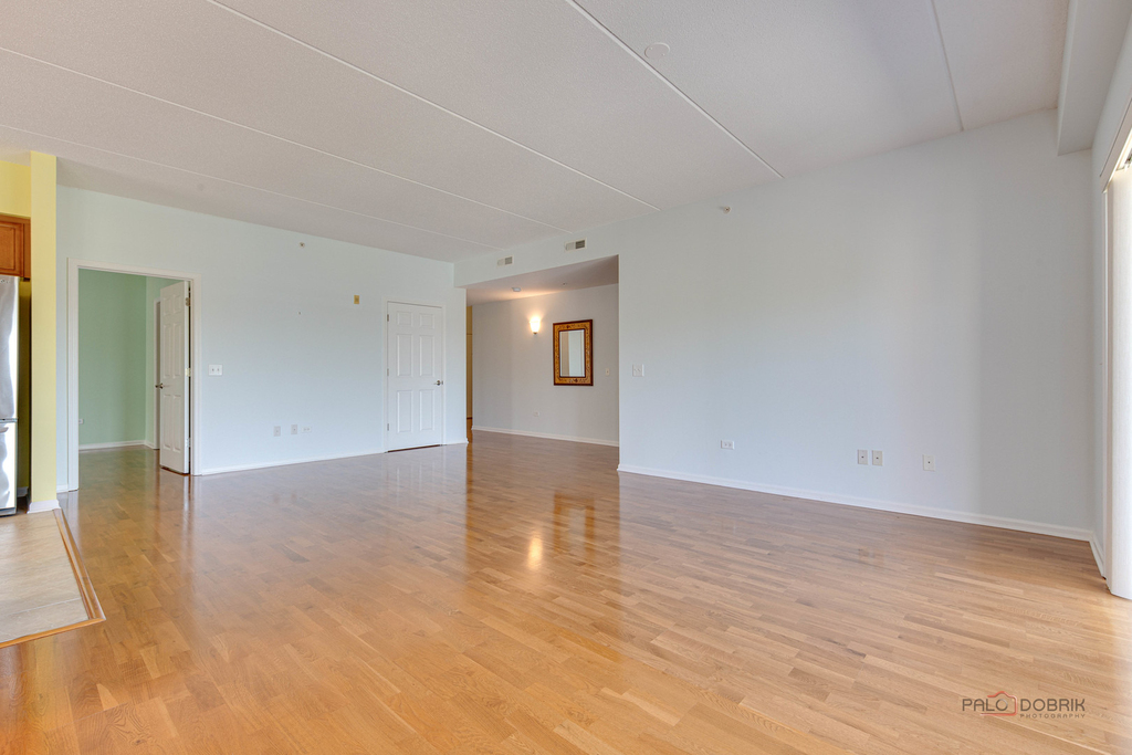 799 Graceland Avenue - Photo 4