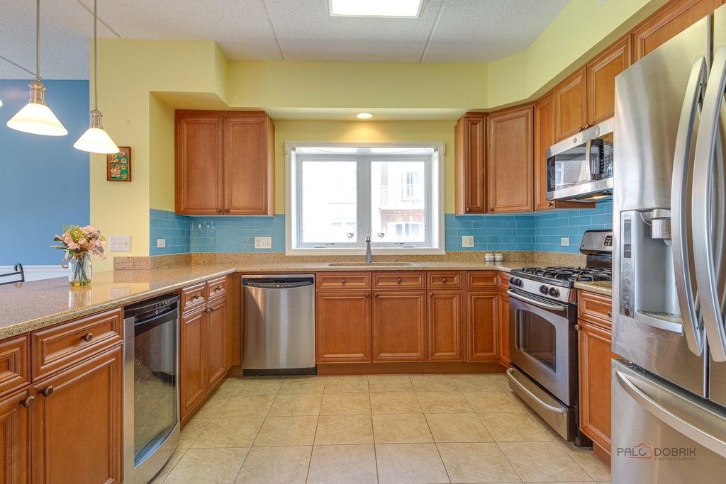799 Graceland Avenue - Photo 9