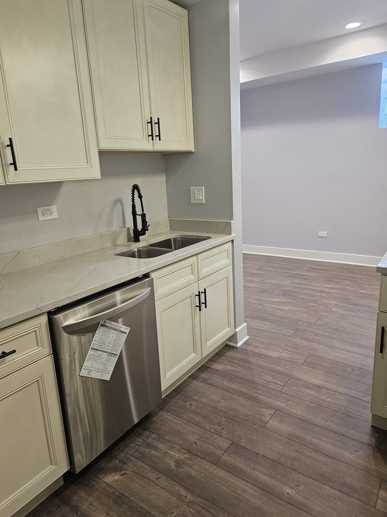 831 S Western Avenue - Photo 8