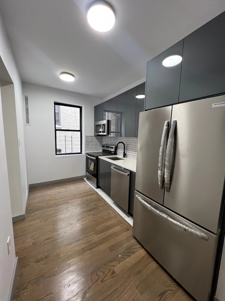 565 West 162nd Street - Photo 5