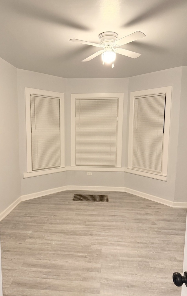 14305 Irving Avenue - Photo 2