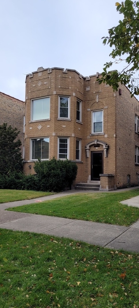 5228 W Hutchinson Street - Photo 0