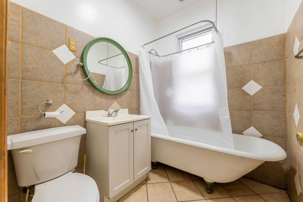2630 W 42nd Street - Photo 9