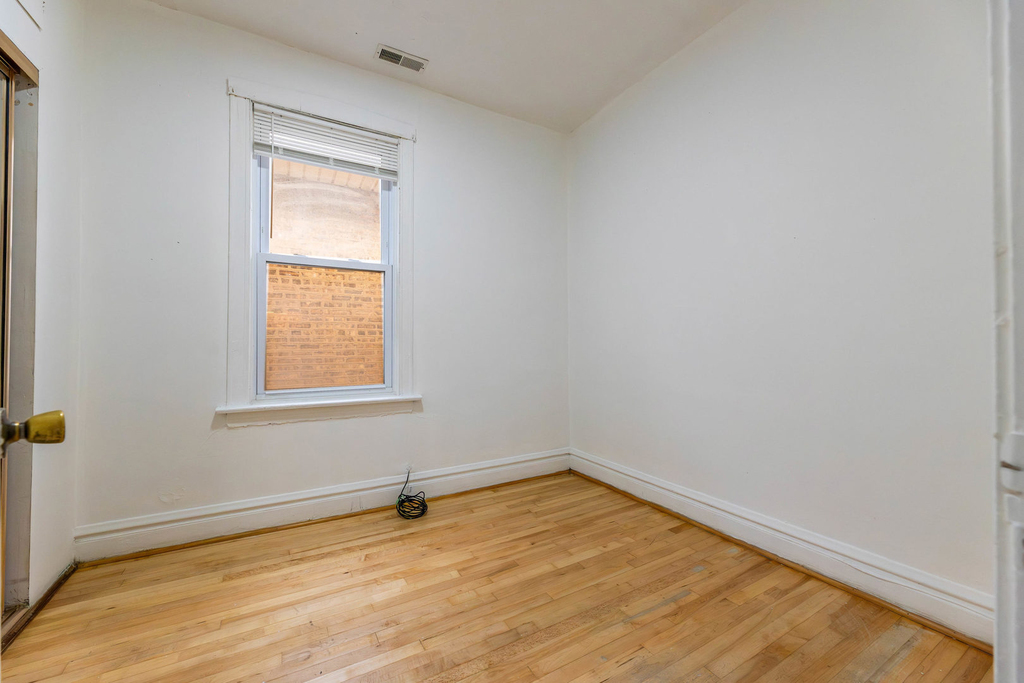 2630 W 42nd Street - Photo 10