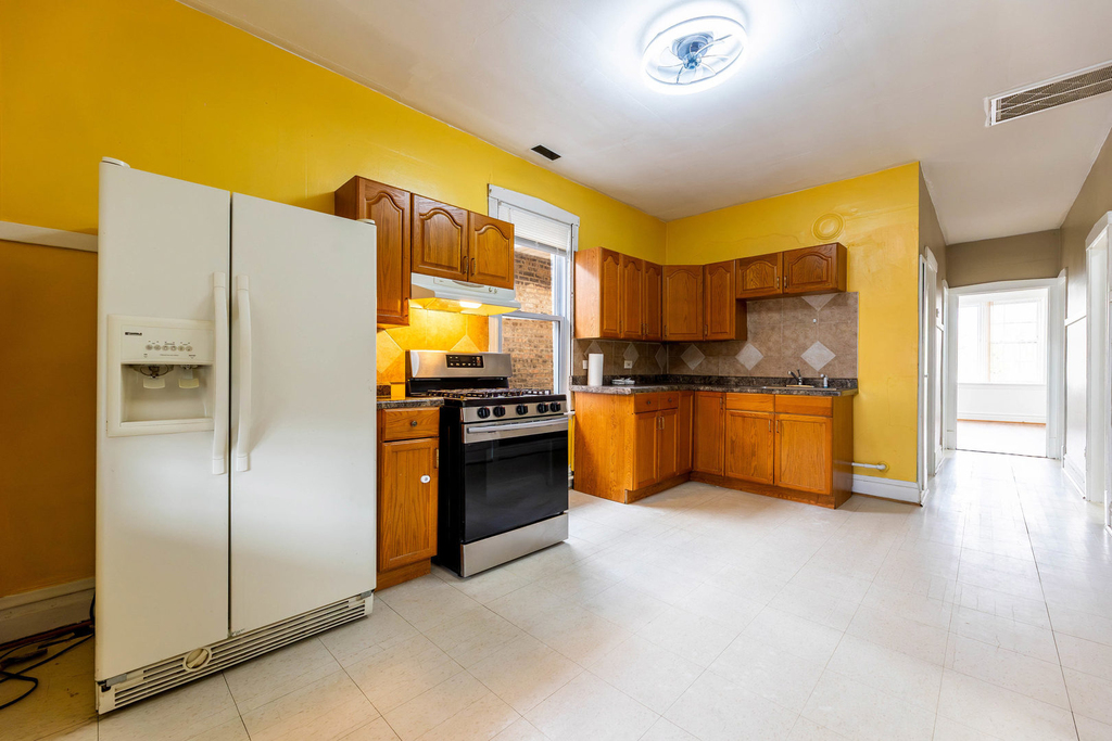 2630 W 42nd Street - Photo 6