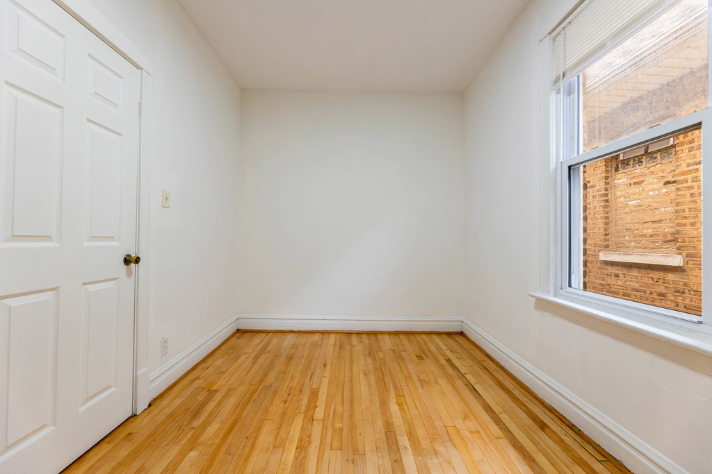 2630 W 42nd Street - Photo 8