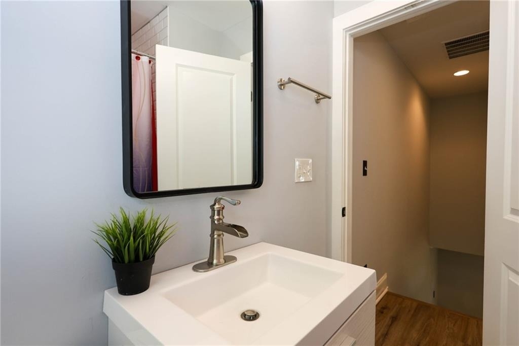 1809 Vesta Avenue - Photo 15