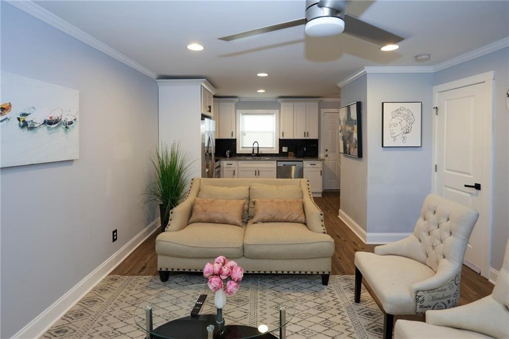 1809 Vesta Avenue - Photo 2