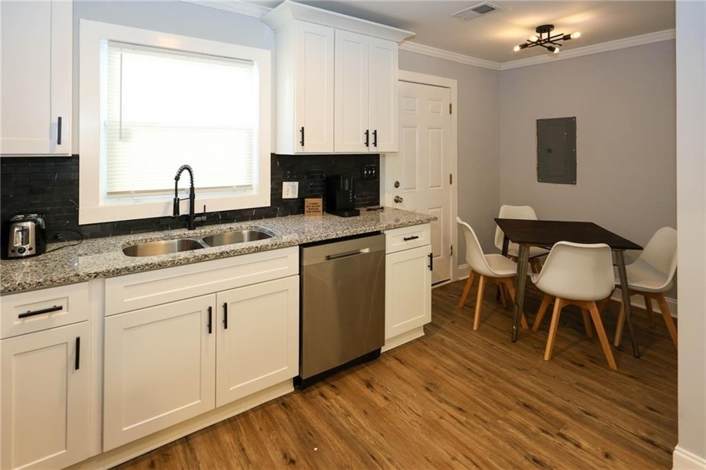 1809 Vesta Avenue - Photo 4