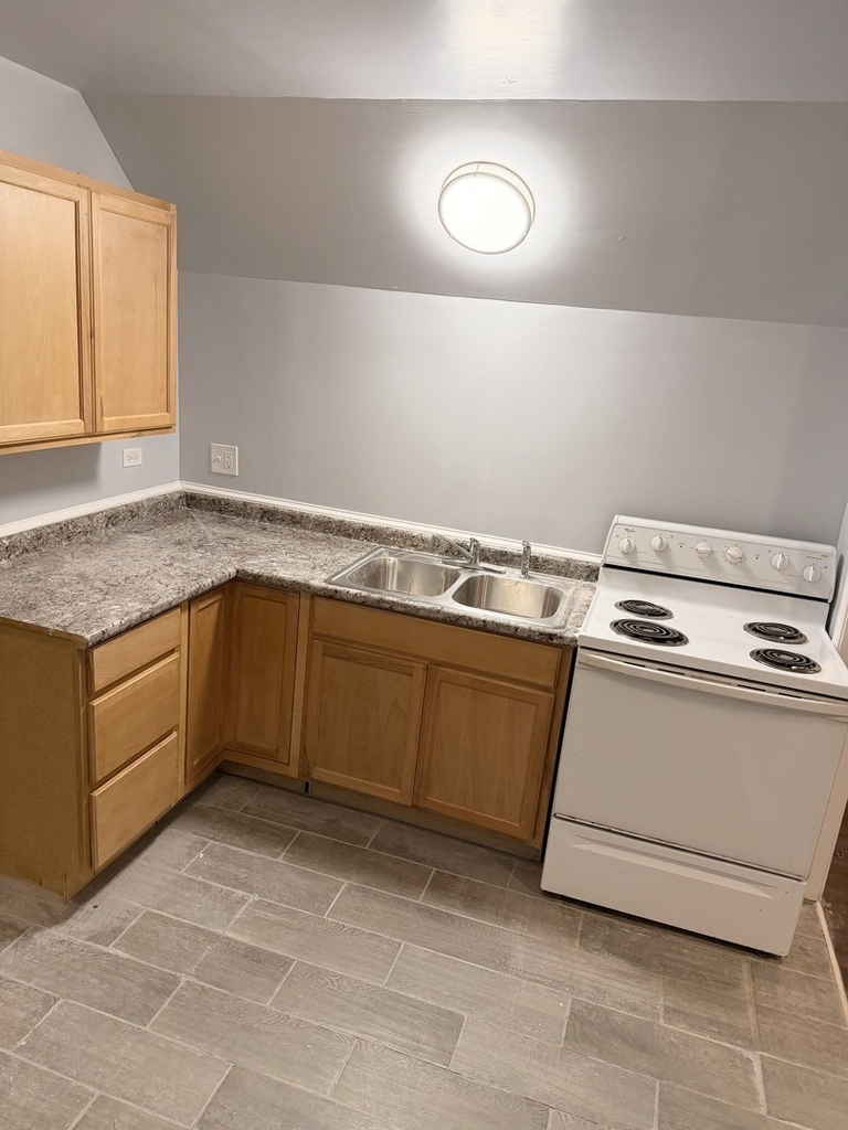 14305 Irving Avenue - Photo 0