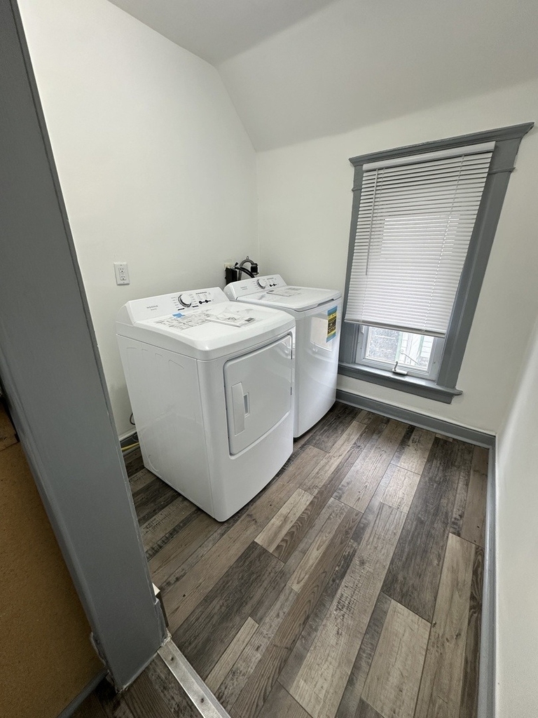 408 S Gardiner Avenue - Photo 11