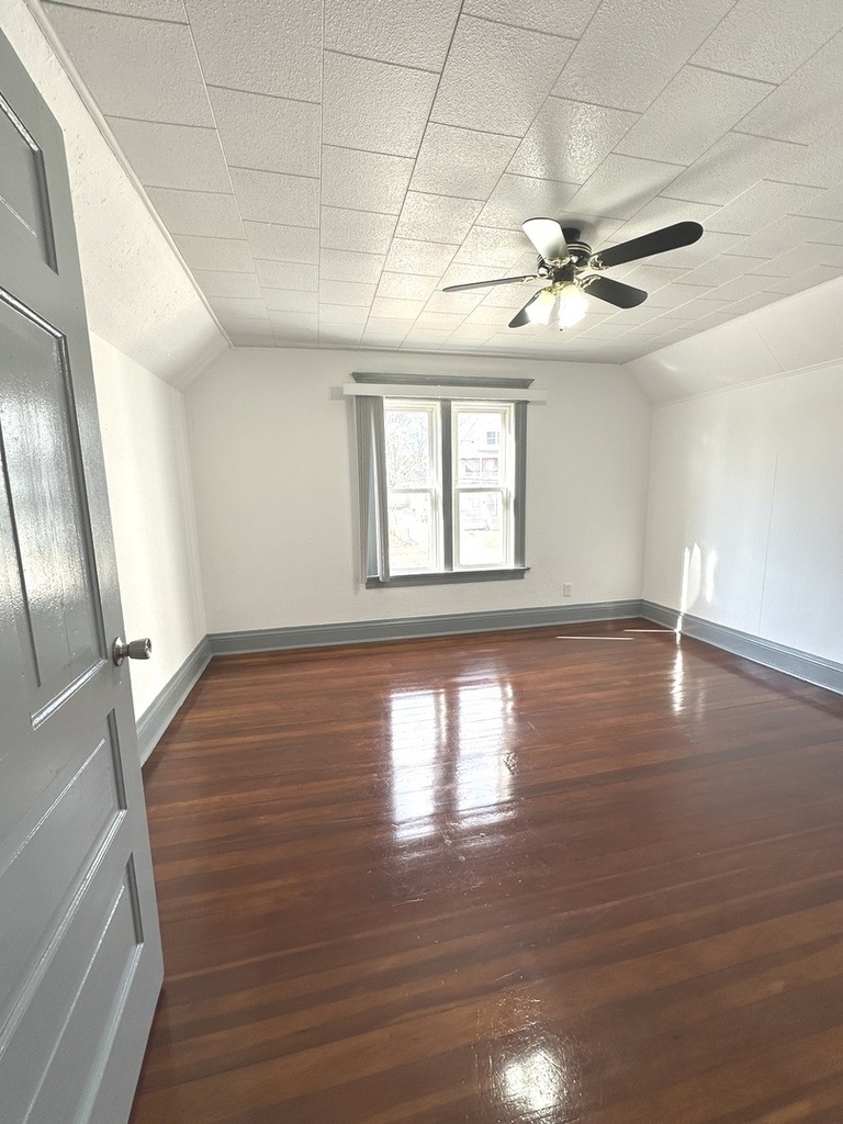 408 S Gardiner Avenue - Photo 18