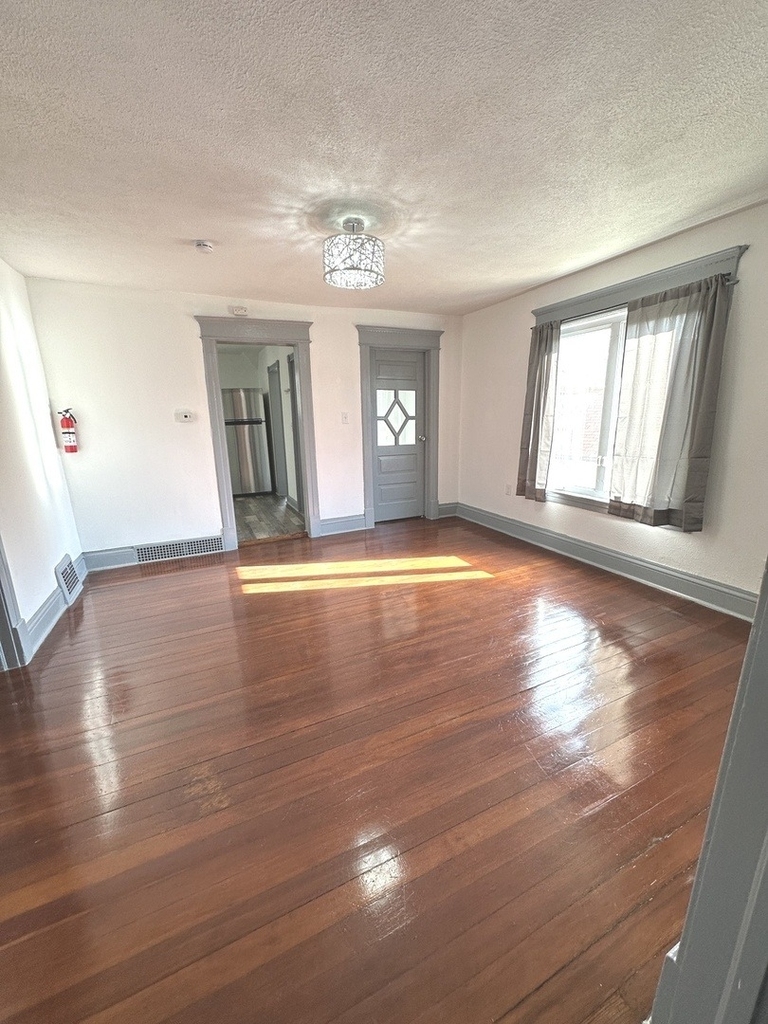408 S Gardiner Avenue - Photo 16