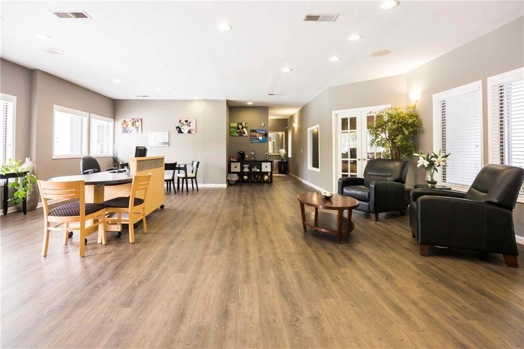 6873 Peachtree Dunwoody Road - Photo 18