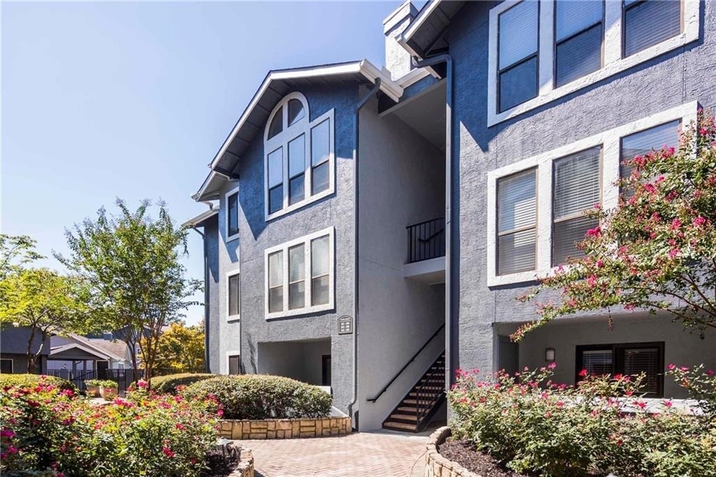 6873 Peachtree Dunwoody Road - Photo 24