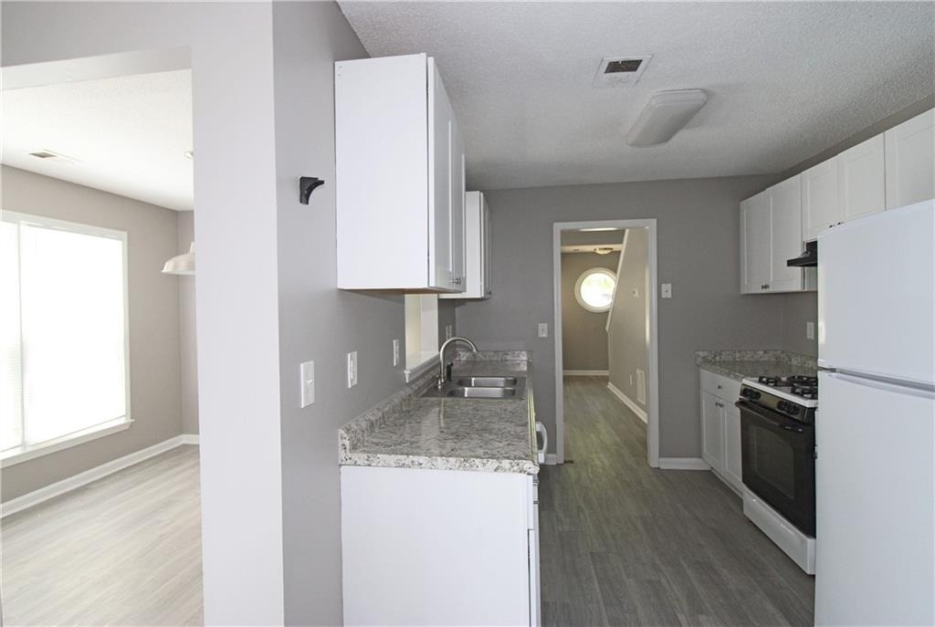 957 Oak Street Sw - Photo 6