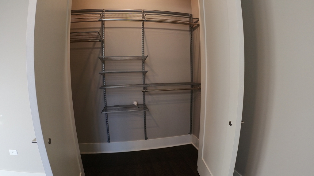 2050 N Clark Street - Photo 7