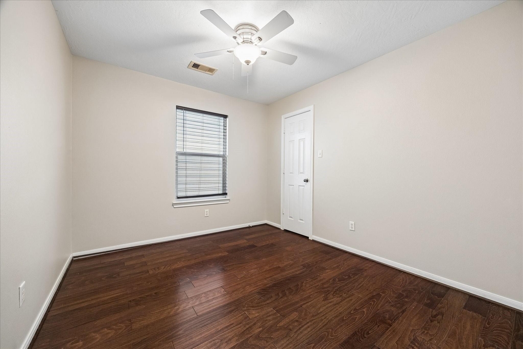 1510 Robin Street - Photo 5
