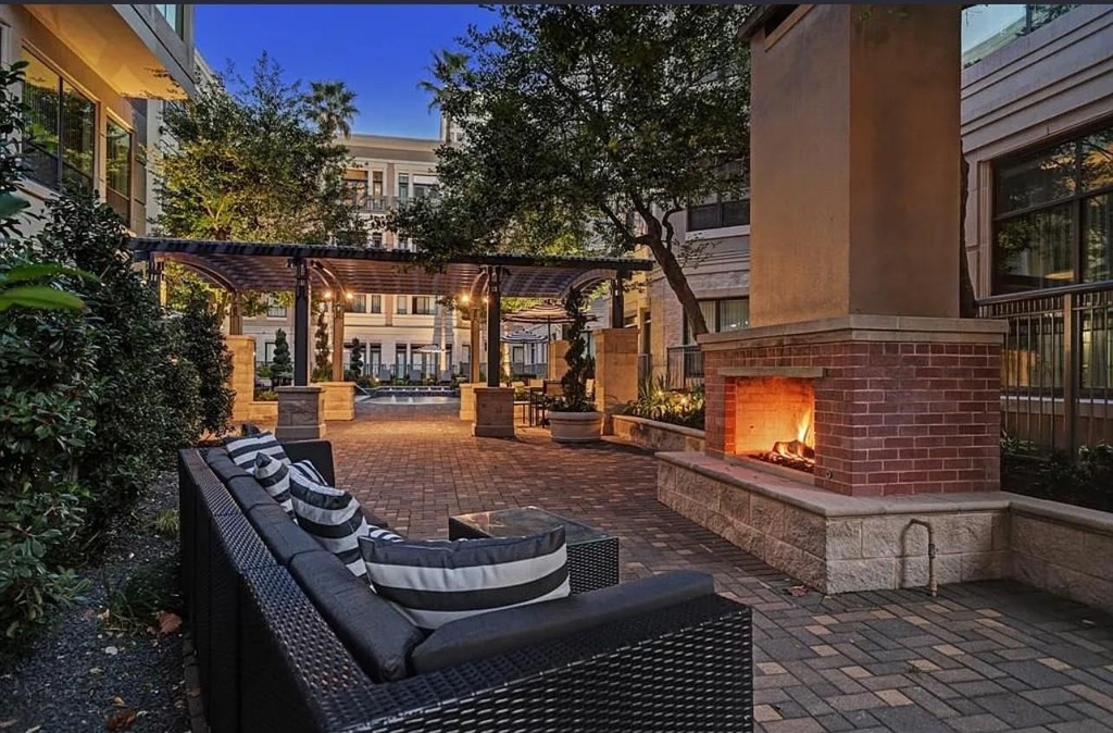 1901 Post Oak Boulevard - Photo 22