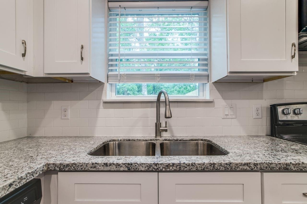 5705 Breland Street - Photo 4