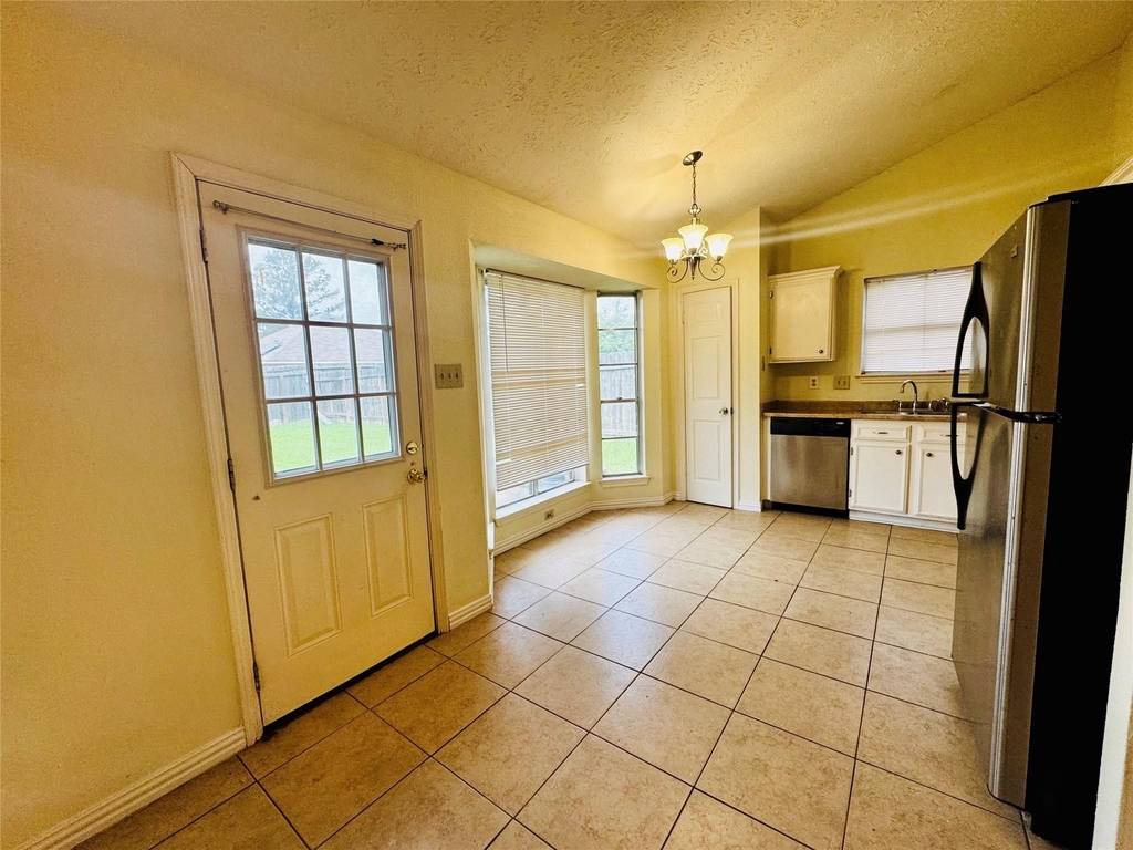 17118 Amber Ridge Drive - Photo 9